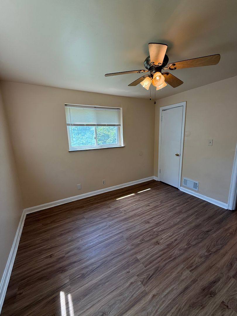 Apartment for rent at 39 Glen Este Place, Cincinnati, OH 45217