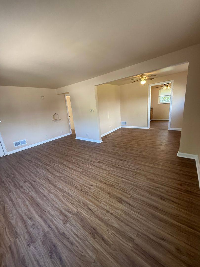Apartment for rent at 39 Glen Este Place, Cincinnati, OH 45217