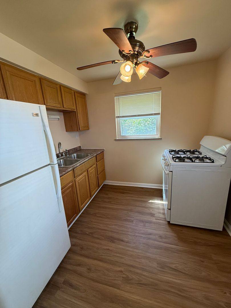 Apartment for rent at 39 Glen Este Place, Cincinnati, OH 45217