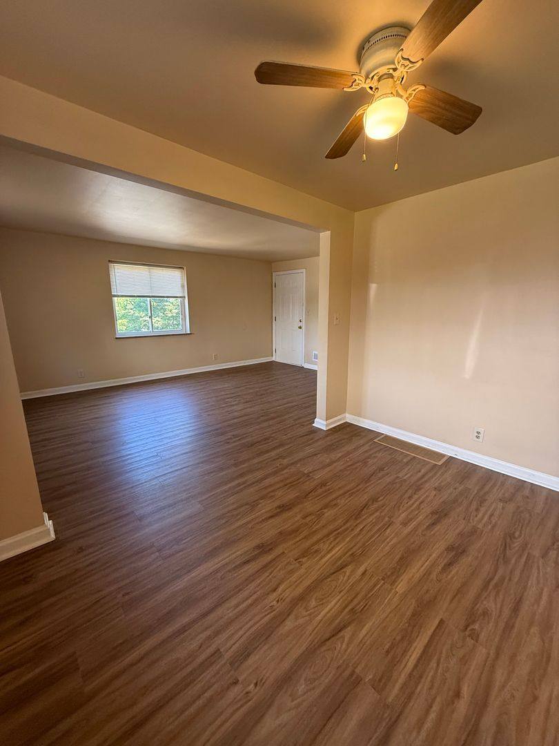 Apartment for rent at 39 Glen Este Place, Cincinnati, OH 45217