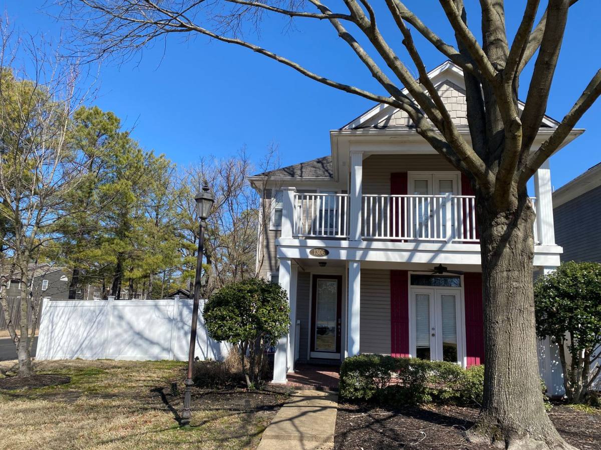 House for rent at 1306 Isle Point Dr, Memphis, TN 38103