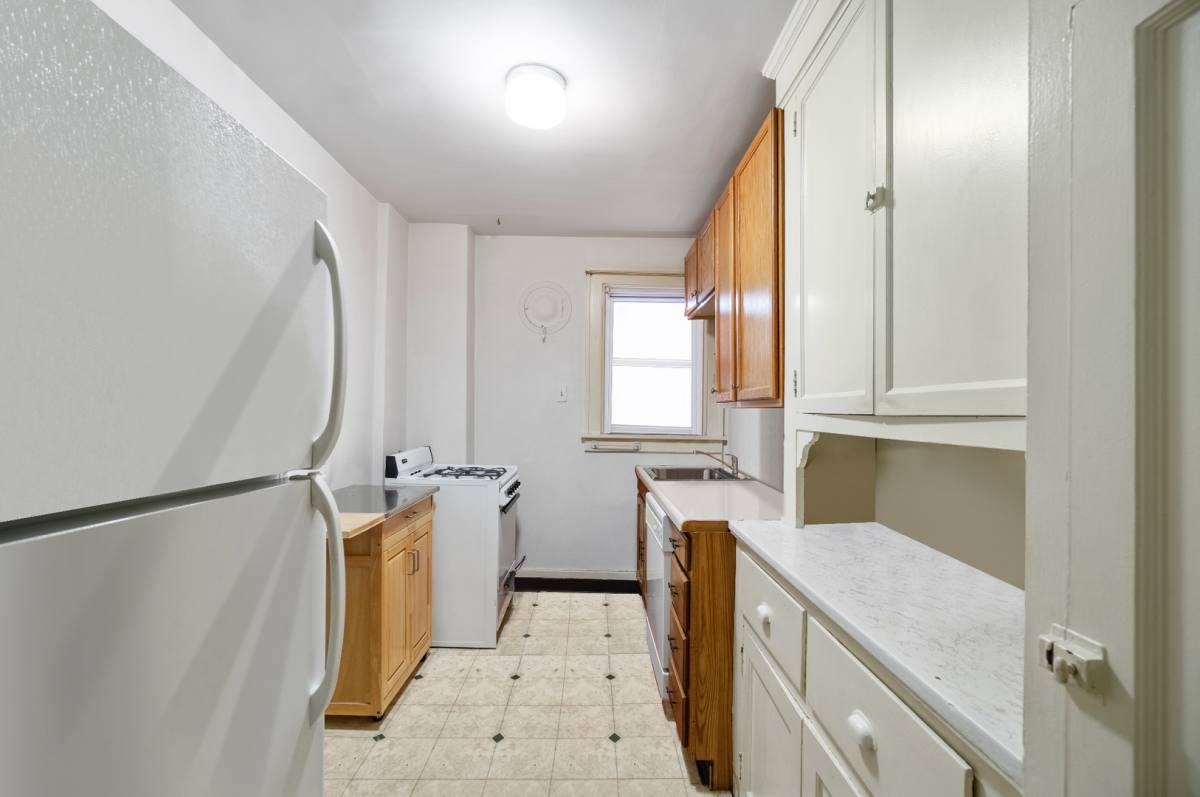 Apartment for rent at 5823 Alder St, Pittsburgh, PA 15232
