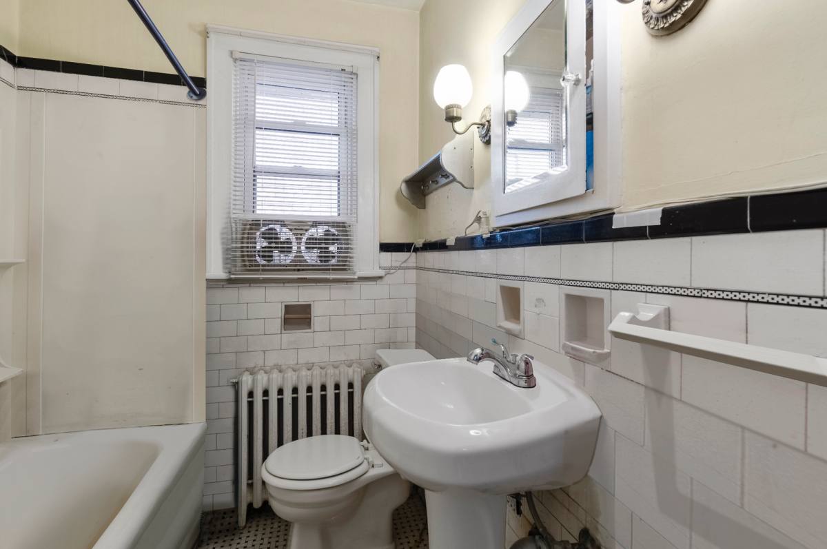 Apartment for rent at 5823 Alder St, Pittsburgh, PA 15232