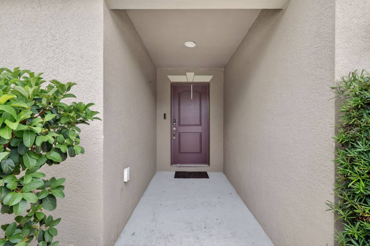 House for rent at 2533 Bracknell Forest Trail, Tavares, FL 32778