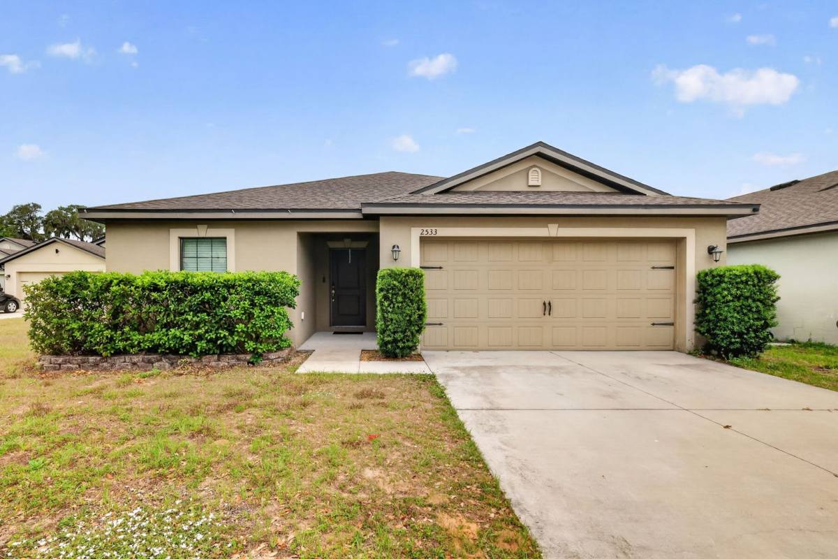 House for rent at 2533 Bracknell Forest Trail, Tavares, FL 32778