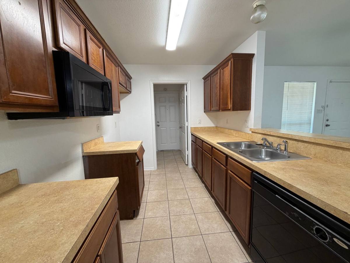 House for rent at 8118 Tanner Ave, Fort Worth, TX 76116