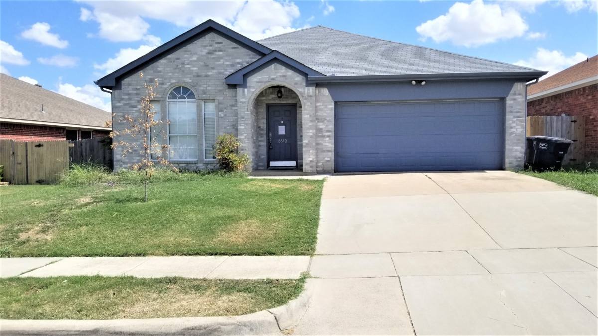 House for rent at 8640 Rainy Lake Dr, Keller, TX 76244