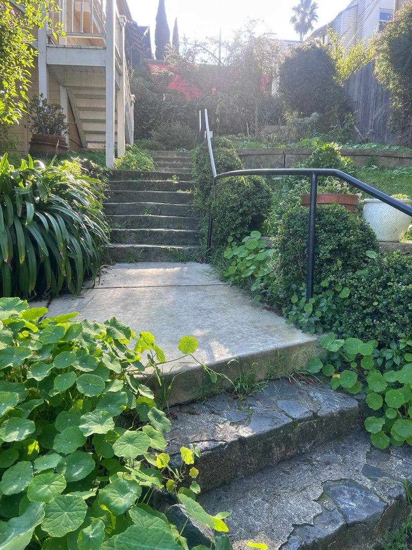 Townhouse for rent at 848 E 28th St, Oakland, CA 94610
