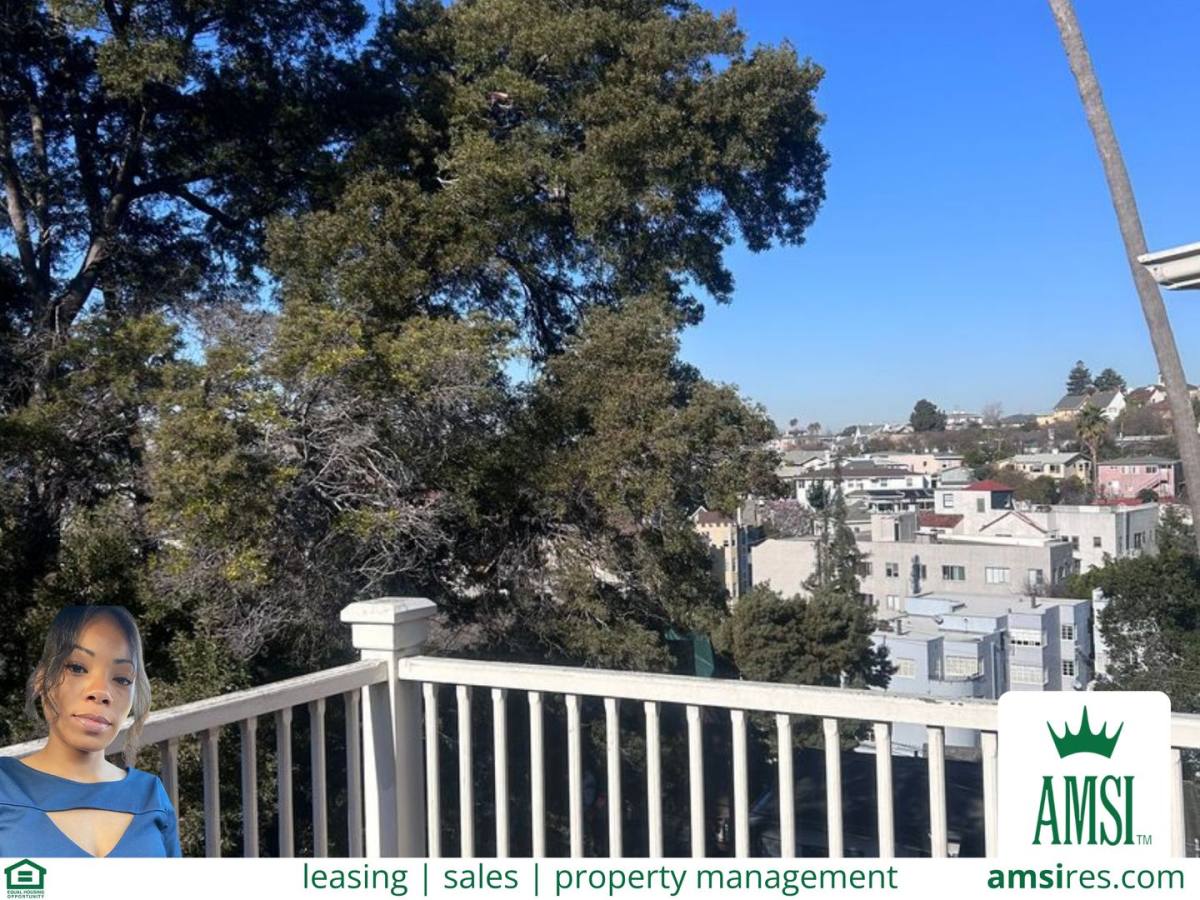 Townhouse for rent at 848 E 28th St, Oakland, CA 94610