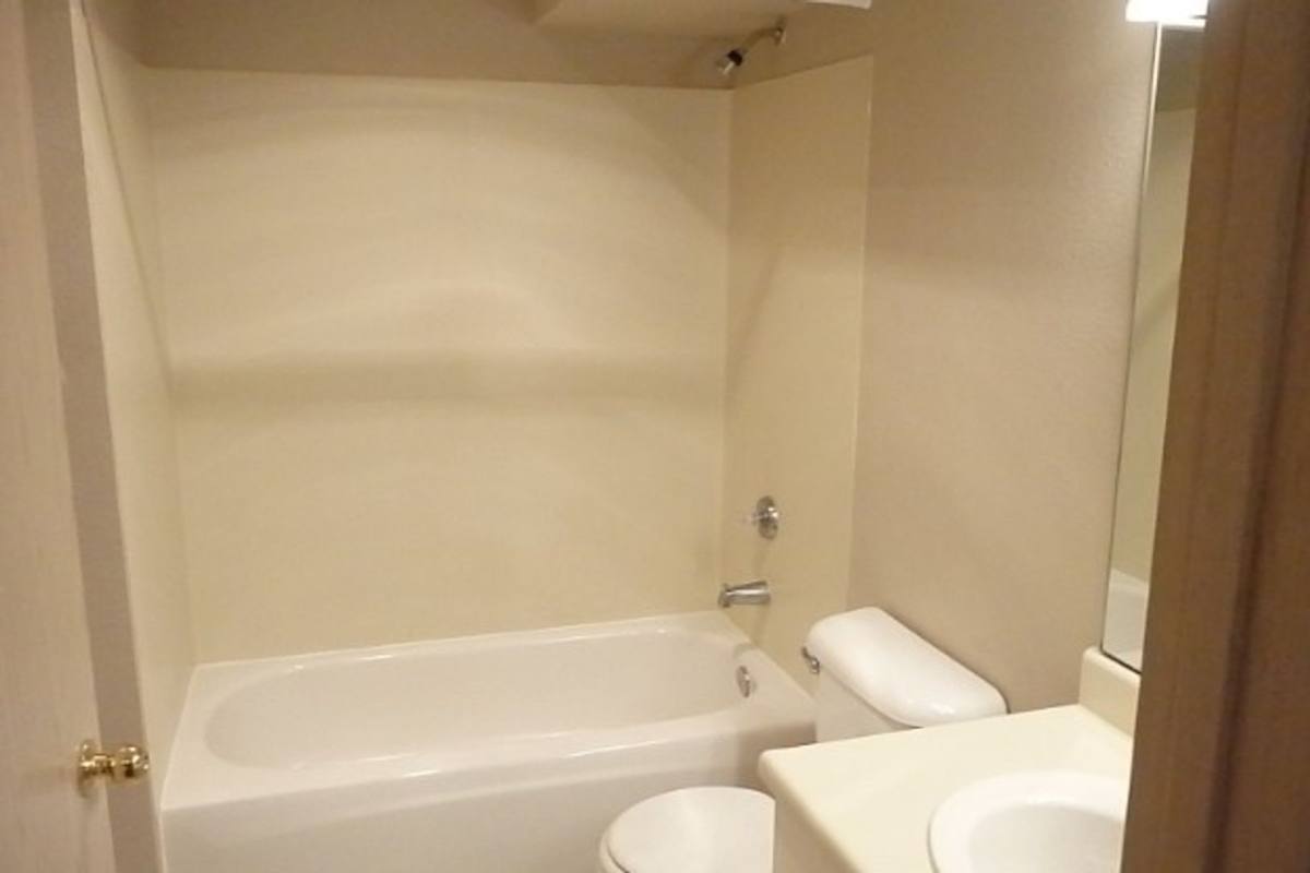 Apartment for rent at 312 11th Ave #303, Seattle, WA 98122