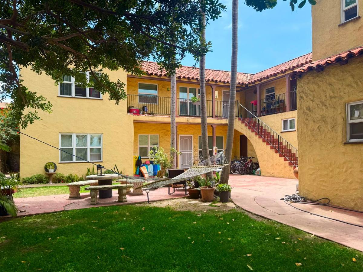 Apartment for rent at 1725 Sunset Cliffs Blvd #2, San Diego, CA 92107