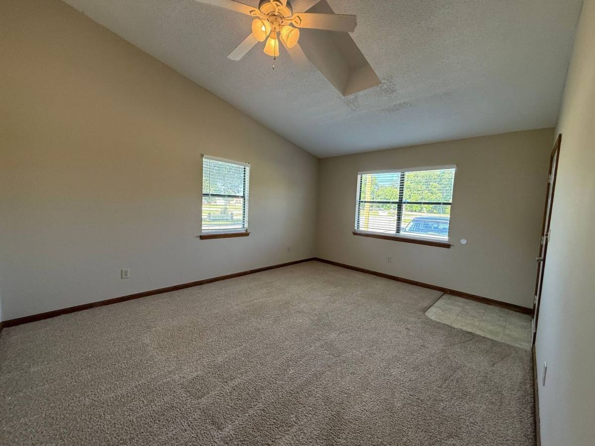 Apartment for rent at 102 Pete Jones Rd, Richlands, NC 28574