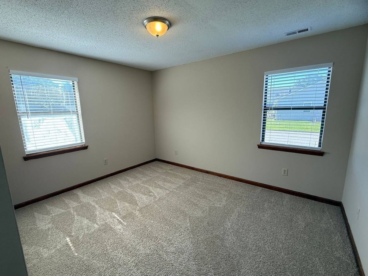 Apartment for rent at 102 Pete Jones Rd, Richlands, NC 28574