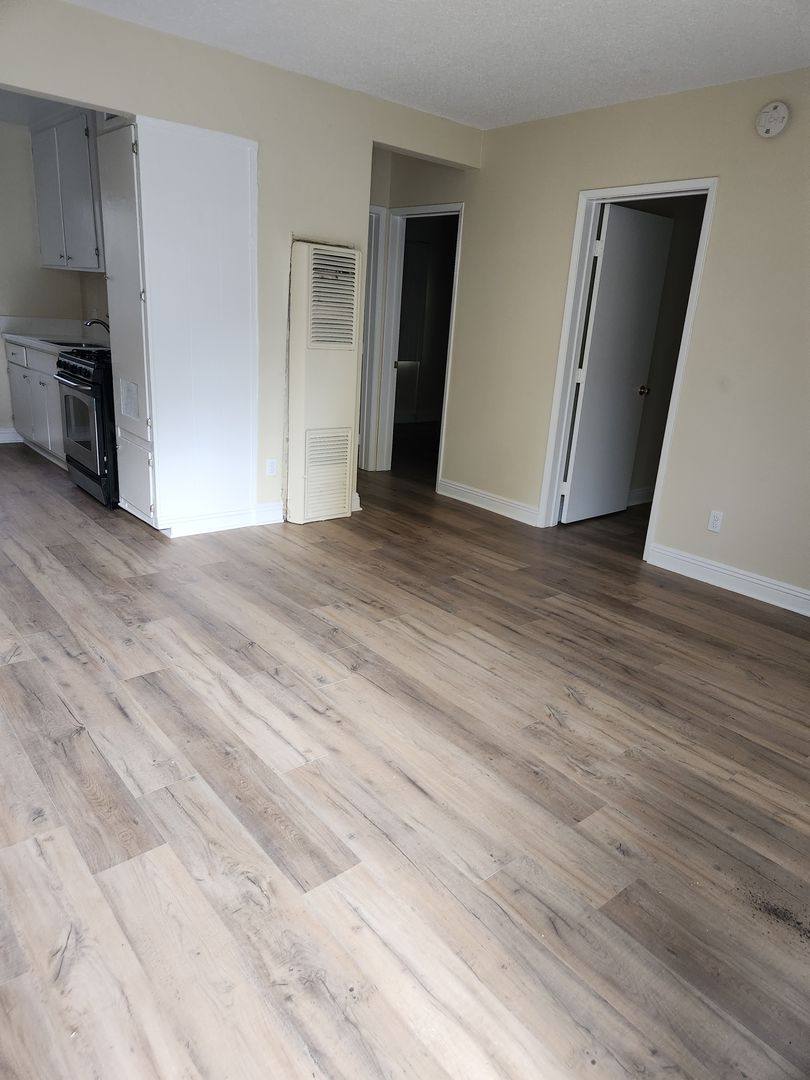 Apartment for rent at 1211 W 37th Place, Los Angeles, CA 90007