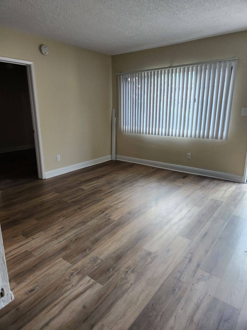Apartment for rent at 1211 W 37th Place, Los Angeles, CA 90007