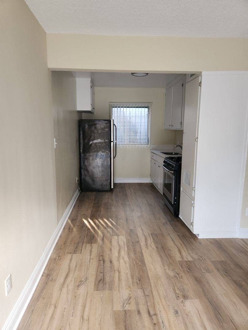 Apartment for rent at 1211 W 37th Place, Los Angeles, CA 90007