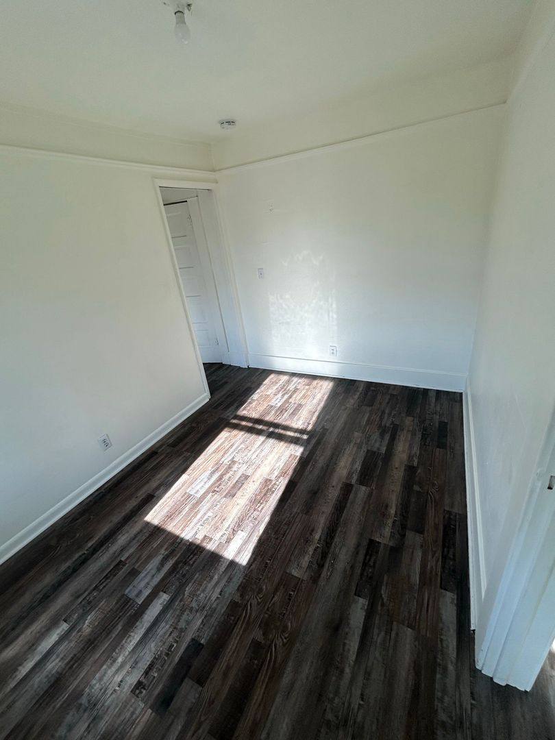 Apartment for rent at 1014 W 11th Ave, Eugene, OR 97402