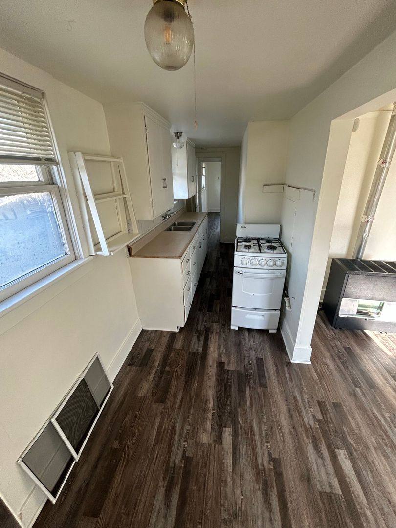 Apartment for rent at 1014 W 11th Ave, Eugene, OR 97402