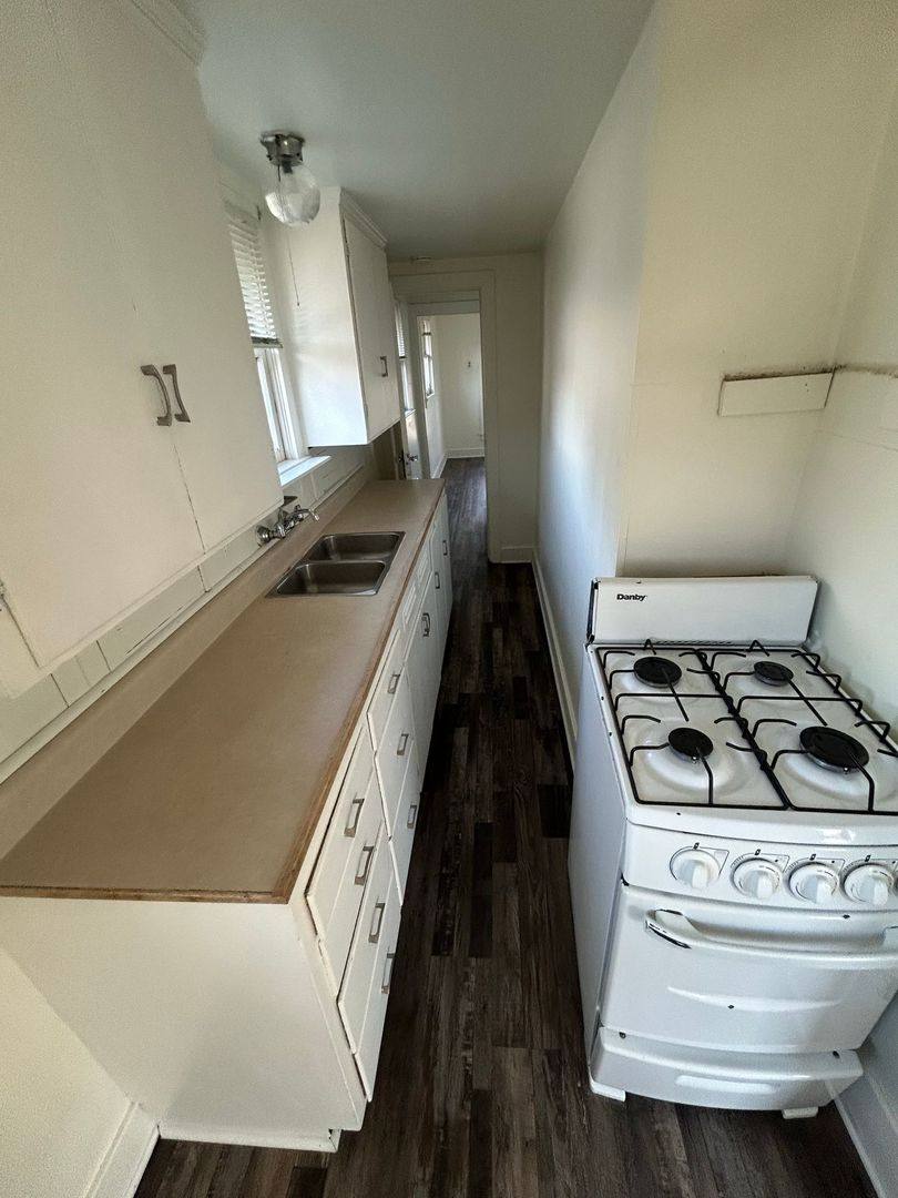 Apartment for rent at 1014 W 11th Ave, Eugene, OR 97402