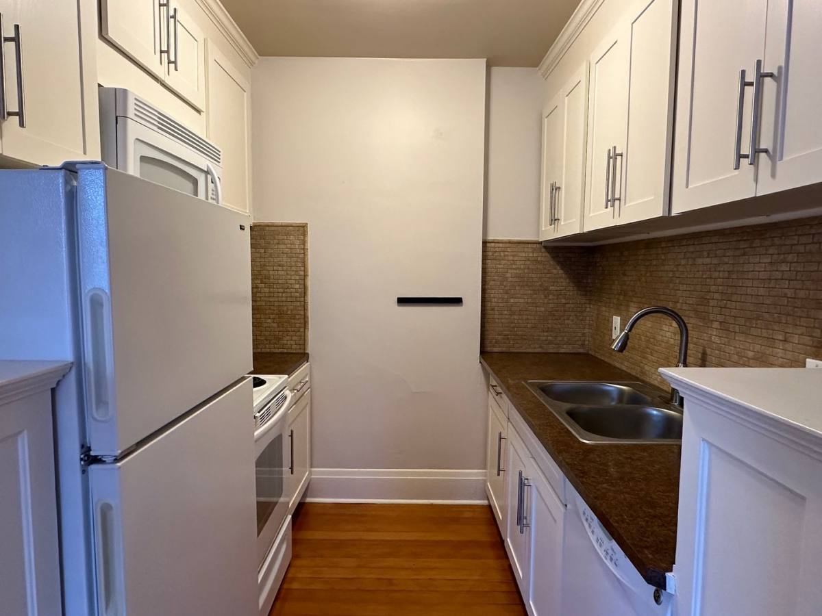 Apartment for rent at 230 NE 28th Ave, Portland, OR 97232