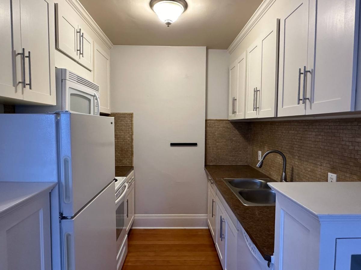 Apartment for rent at 230 NE 28th Ave, Portland, OR 97232