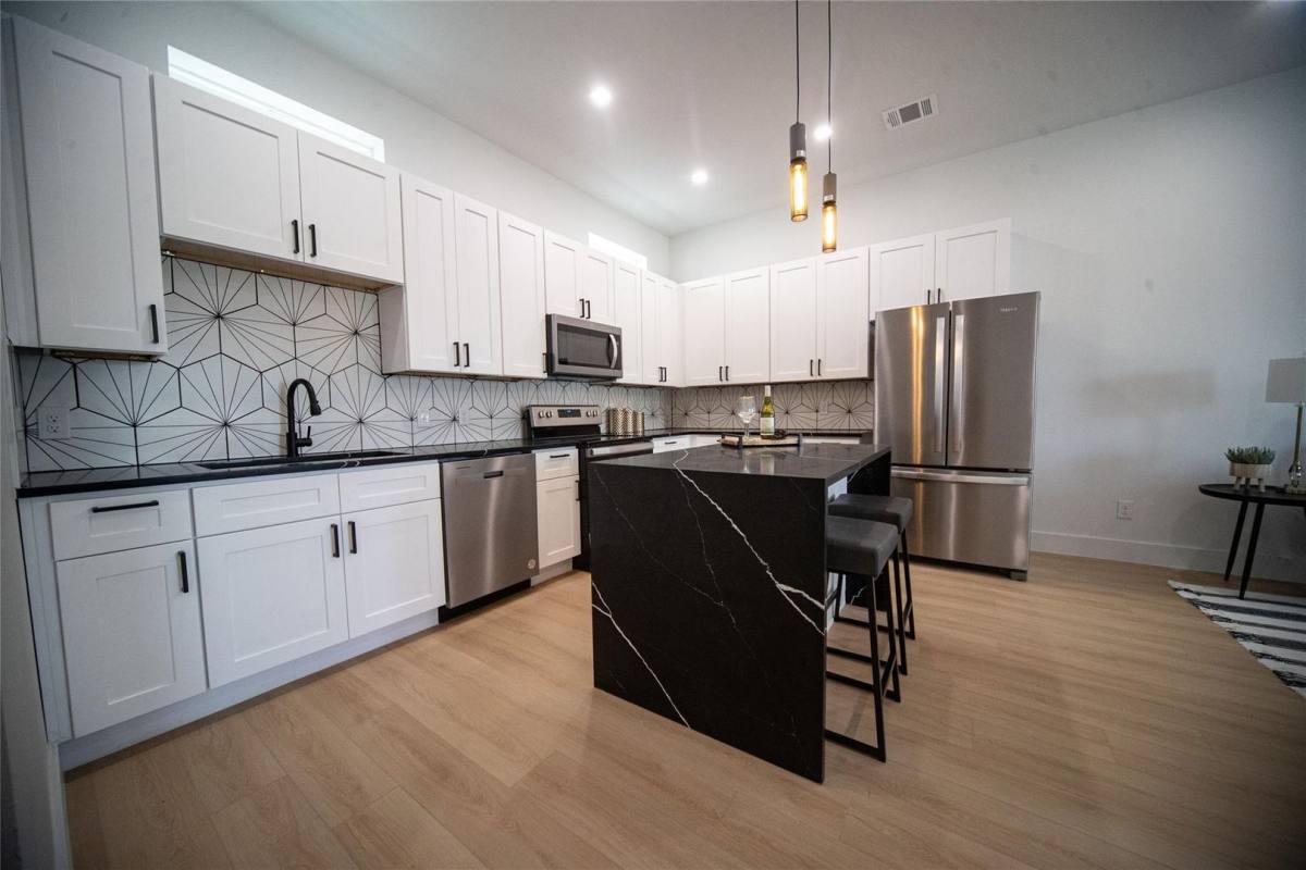 Townhouse for rent at 248 Urbane Crest Dr, Fort Worth, TX 76107