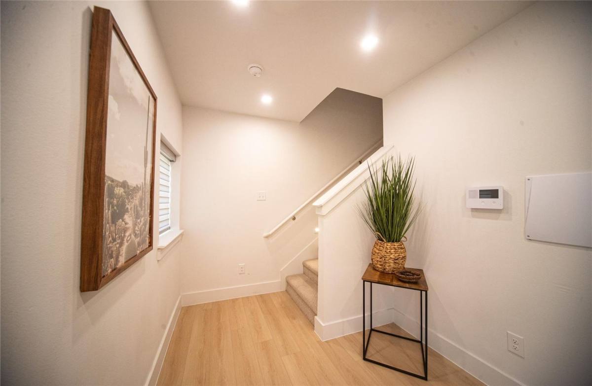 Townhouse for rent at 248 Urbane Crest Dr, Fort Worth, TX 76107