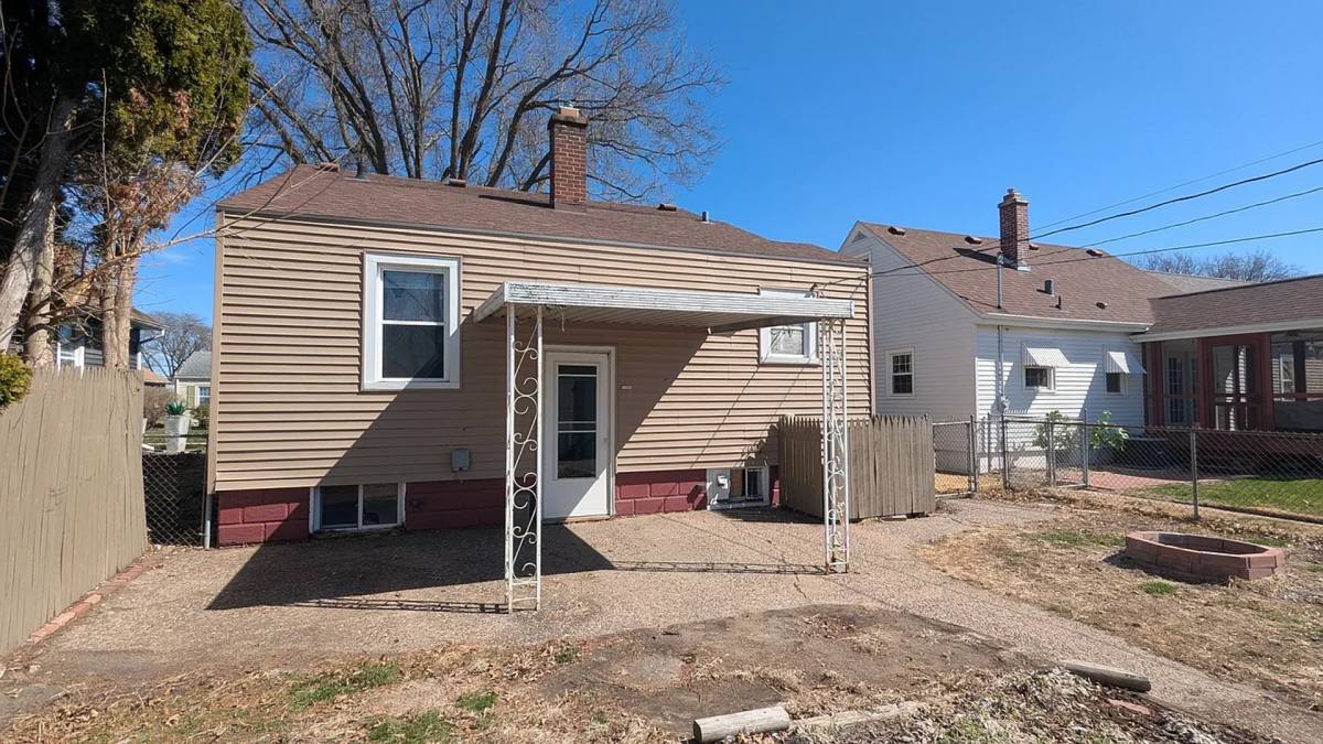 House for rent at 2008 44th St, Rock Island, IL 61201