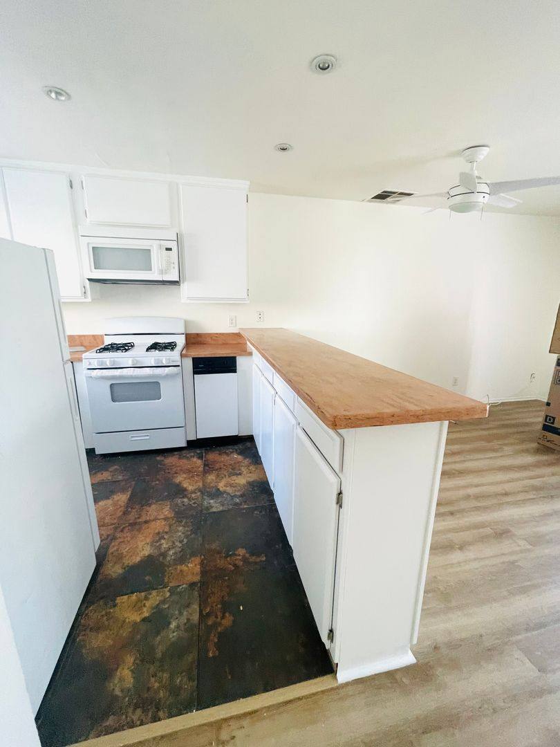 Townhouse for rent at 875 S B St, Oxnard, CA 93030