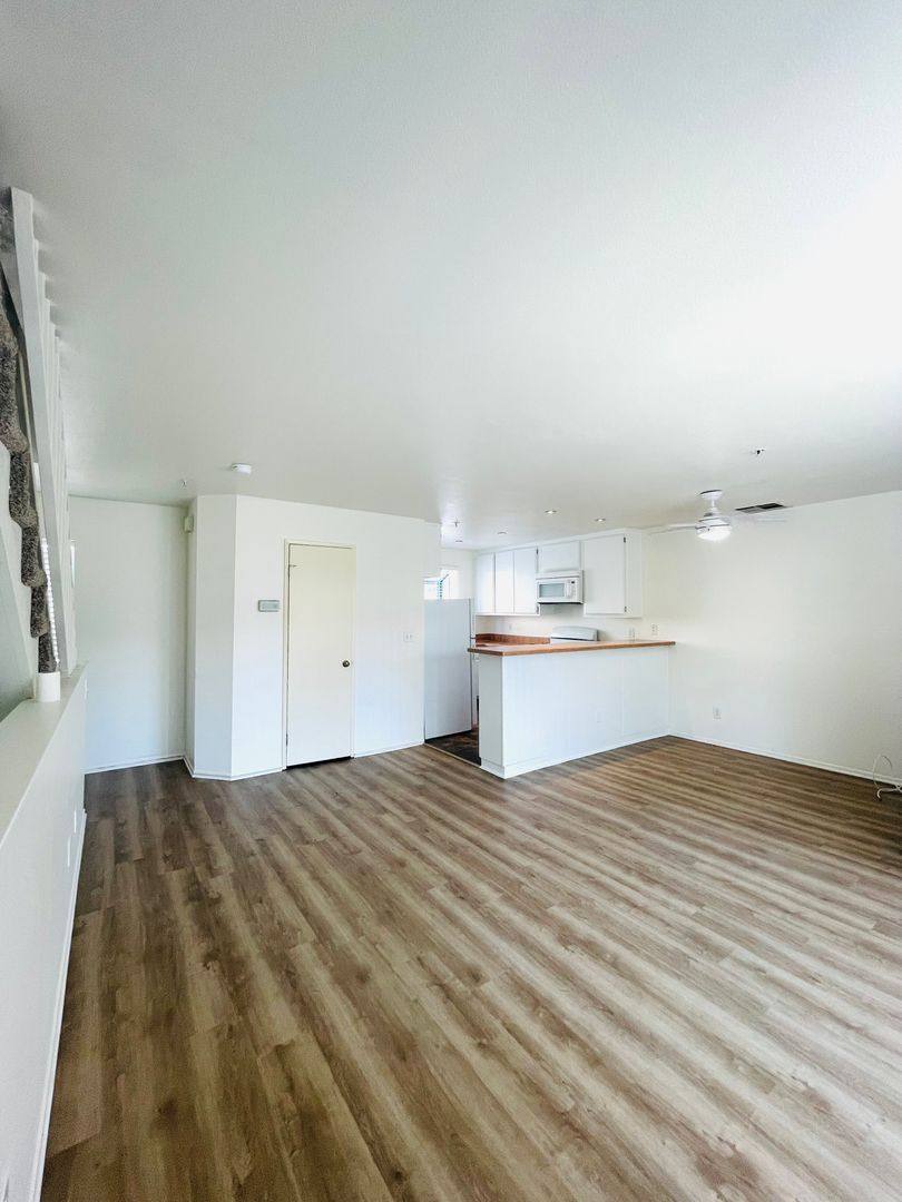 Townhouse for rent at 875 S B St, Oxnard, CA 93030