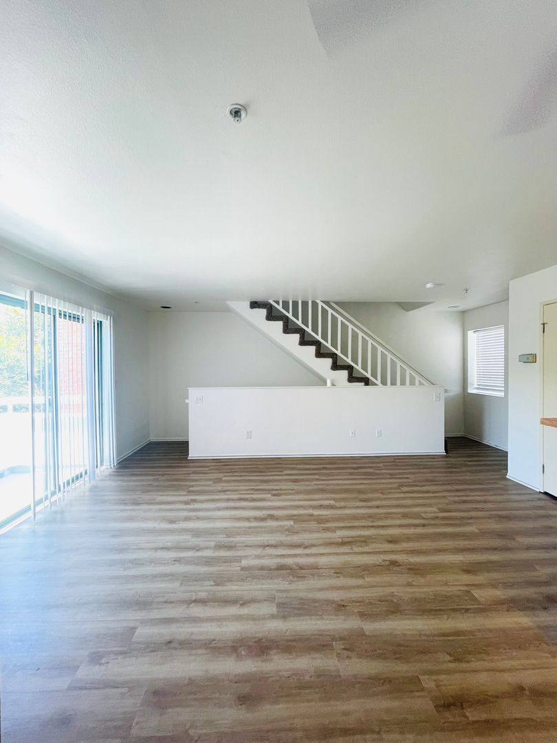 Townhouse for rent at 875 S B St, Oxnard, CA 93030