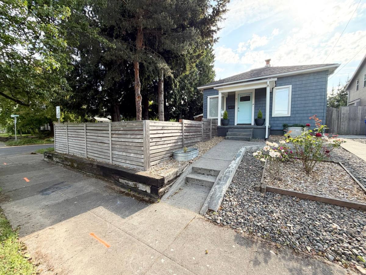 House for rent at 9216 N Portsmouth Ave, Portland, OR 97203