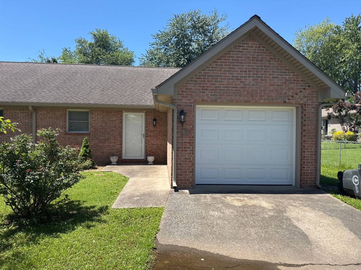 Apartment for rent at 3320-3322 River Oaks Blvd, Paducah, KY 42001