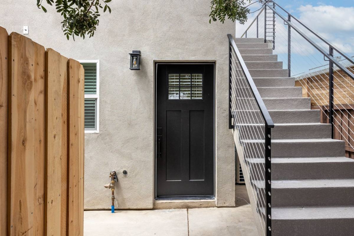 Apartment for rent at 1148 - 1152 Cotton St, San Diego, CA 92102