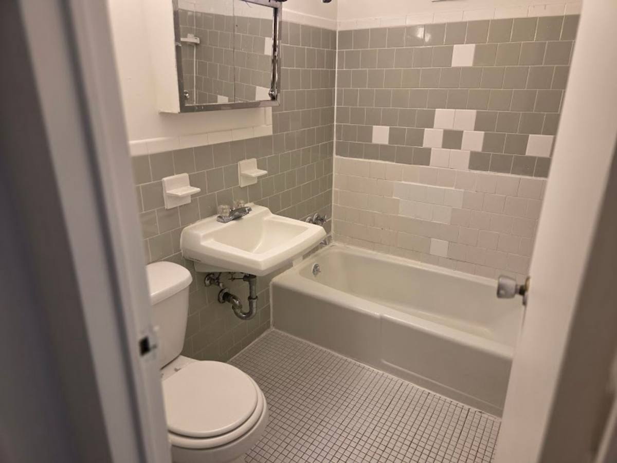 Apartment for rent at 1530 N 12th St, Arlington, VA 22209