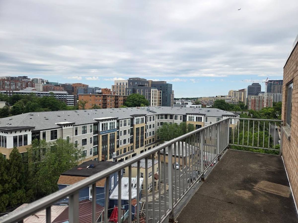 Apartment for rent at 1530 N 12th St, Arlington, VA 22209
