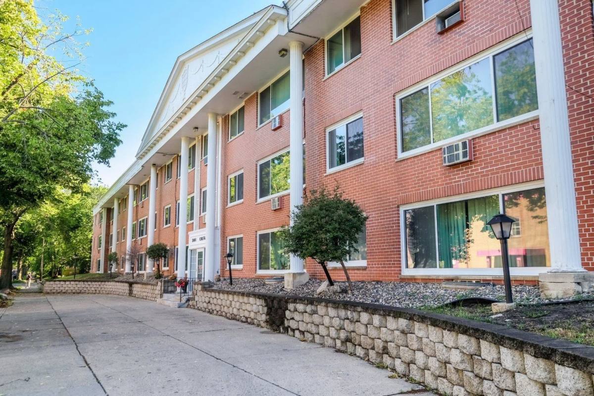 Apartment for rent at Colfax Manor, 3401 Colfax Ave S, Minneapolis, MN 55408