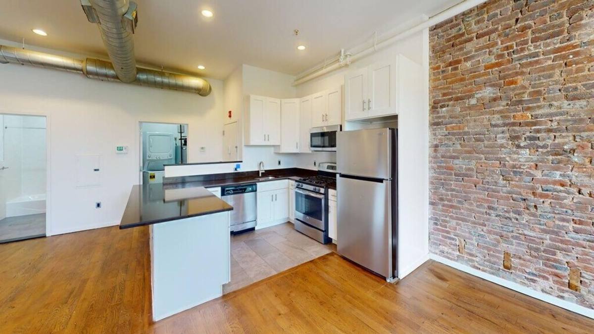 Apartment for rent at 91 Halsey St, Newark, NJ 07102