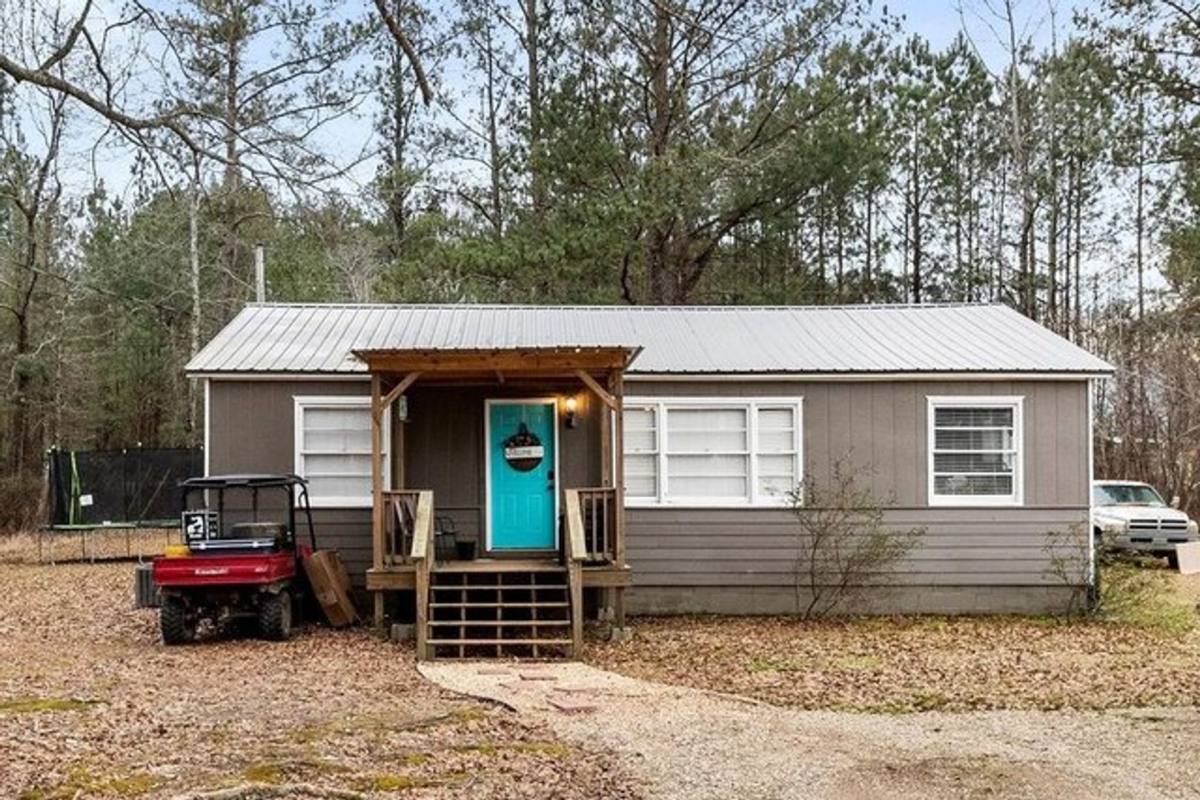 House for rent at 8906 Lee Rd, Opelika, AL 36804