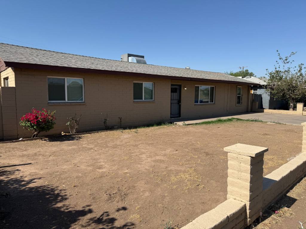 House for rent at 2921 W Moreland St, Phoenix, AZ 85009