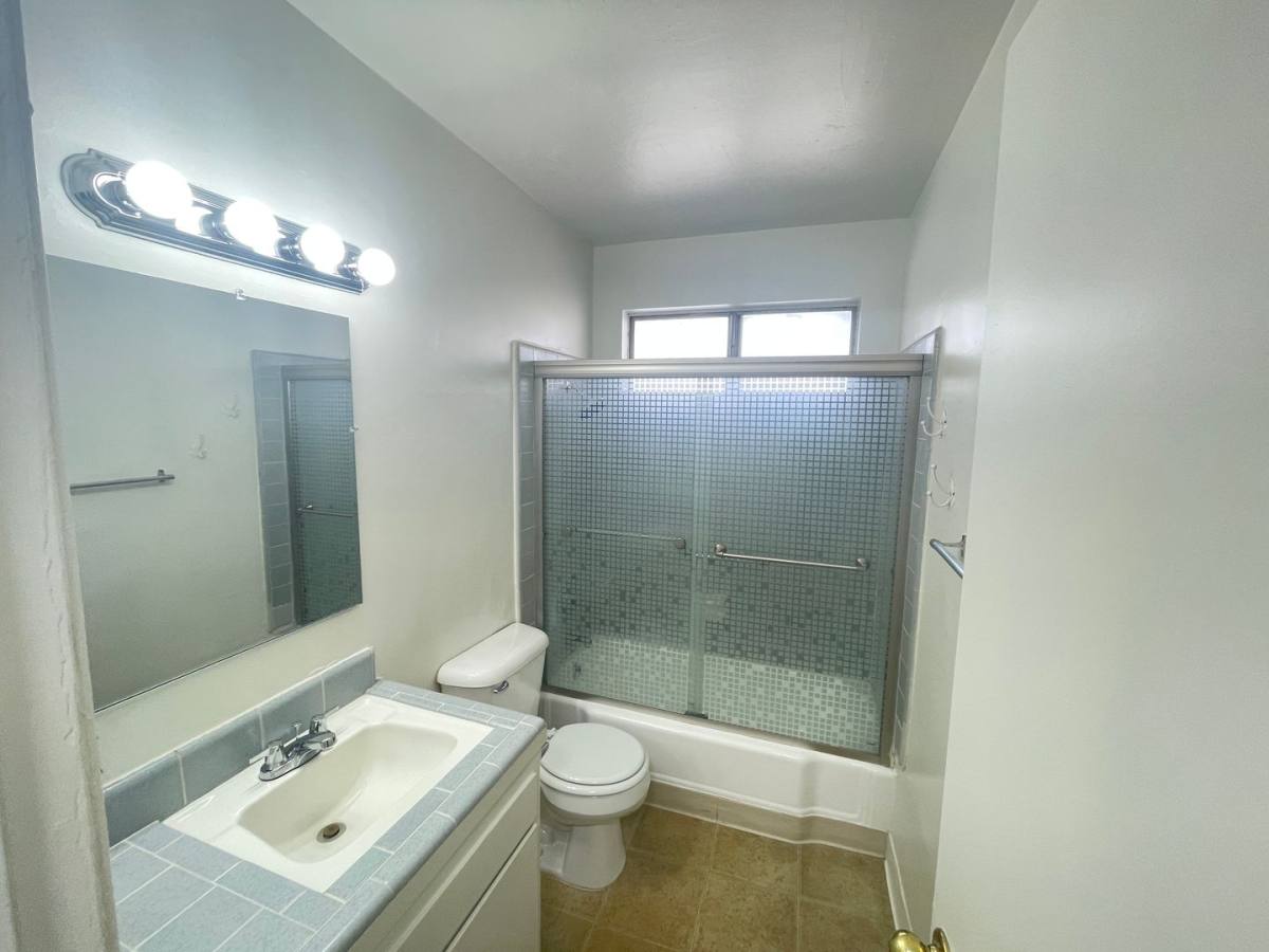 Apartment for rent at 4300 Colfax Ave, Studio City, CA 91604