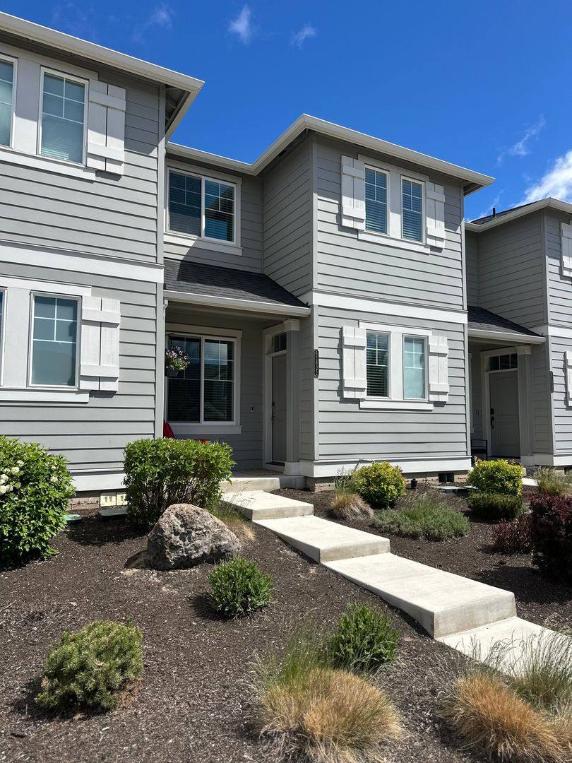 House for rent at 61622 SE Depot Loop, Bend, OR 97702
