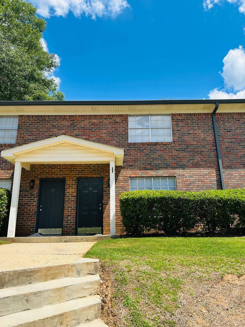 Apartment for rent at 513 Toombs St, Palmetto, GA 30268