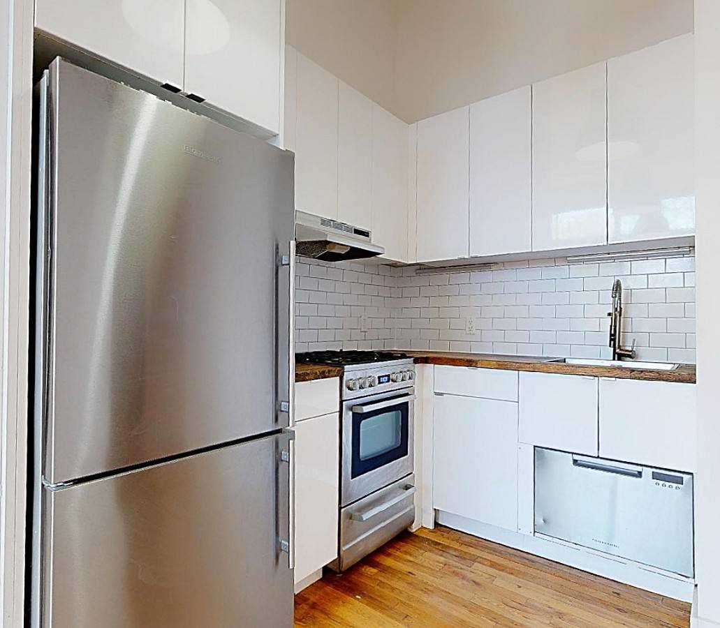 Apartment for rent at 315 Seigel St #311, Brooklyn, NY 11206