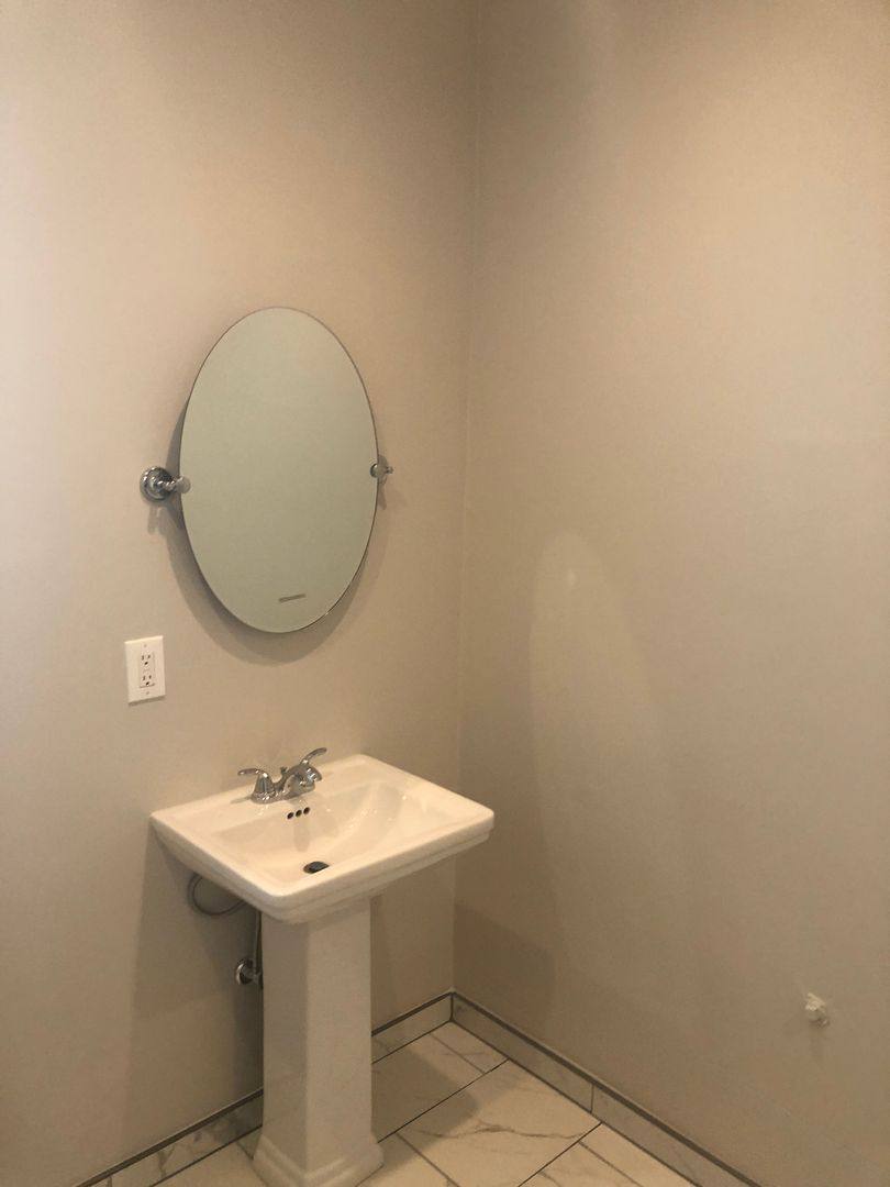 Apartment for rent at 4145 Garthwaite Ave, Los Angeles, CA 90008