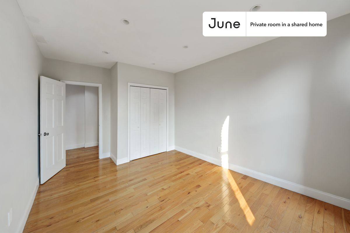 Apartment for rent at 23 E 109th St, New York, NY 10029