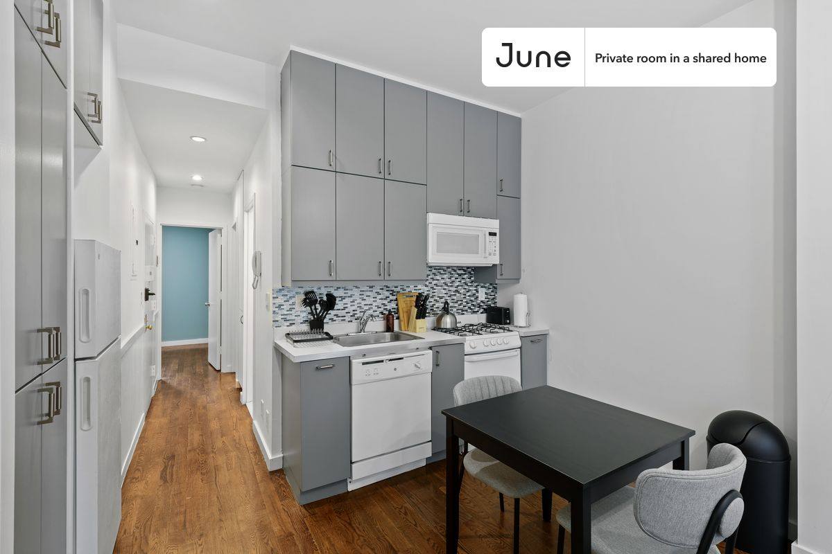 Apartment for rent at 1523 York Ave, New York, NY 10028