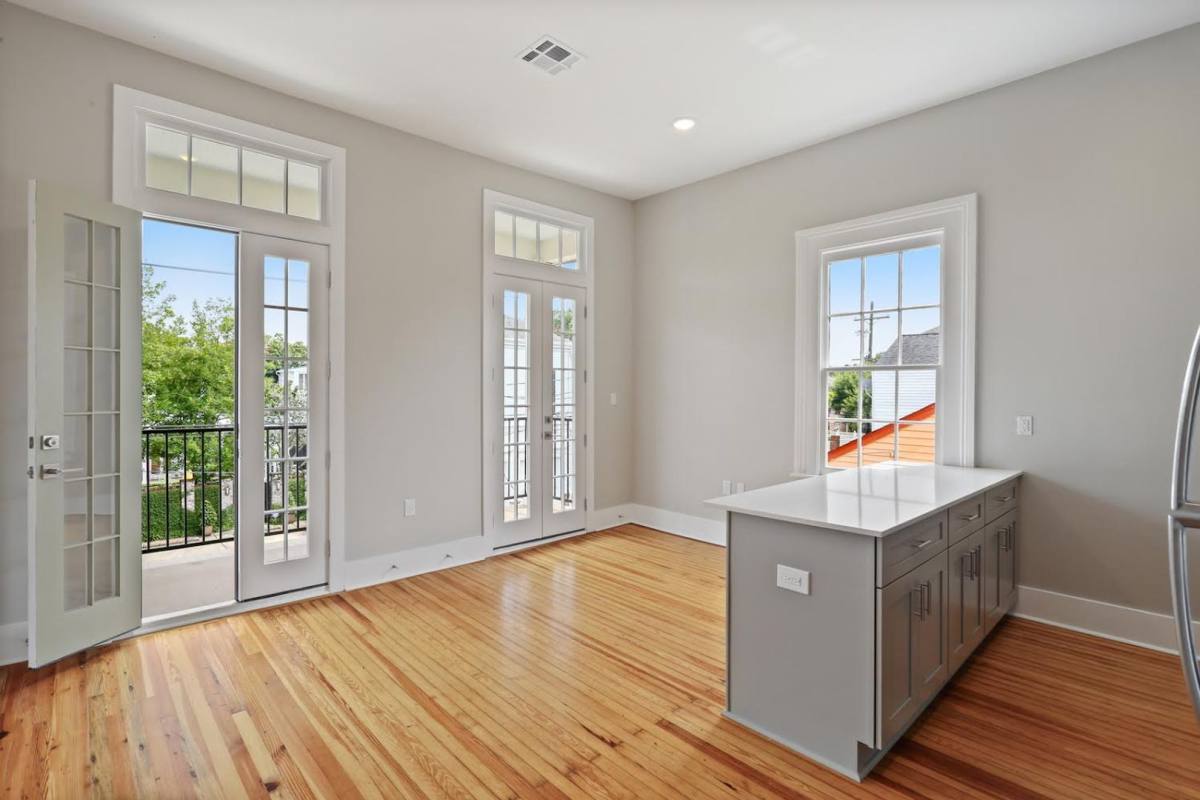 Apartment for rent at 2617-19 Carondelet St, New Orleans, LA 70130