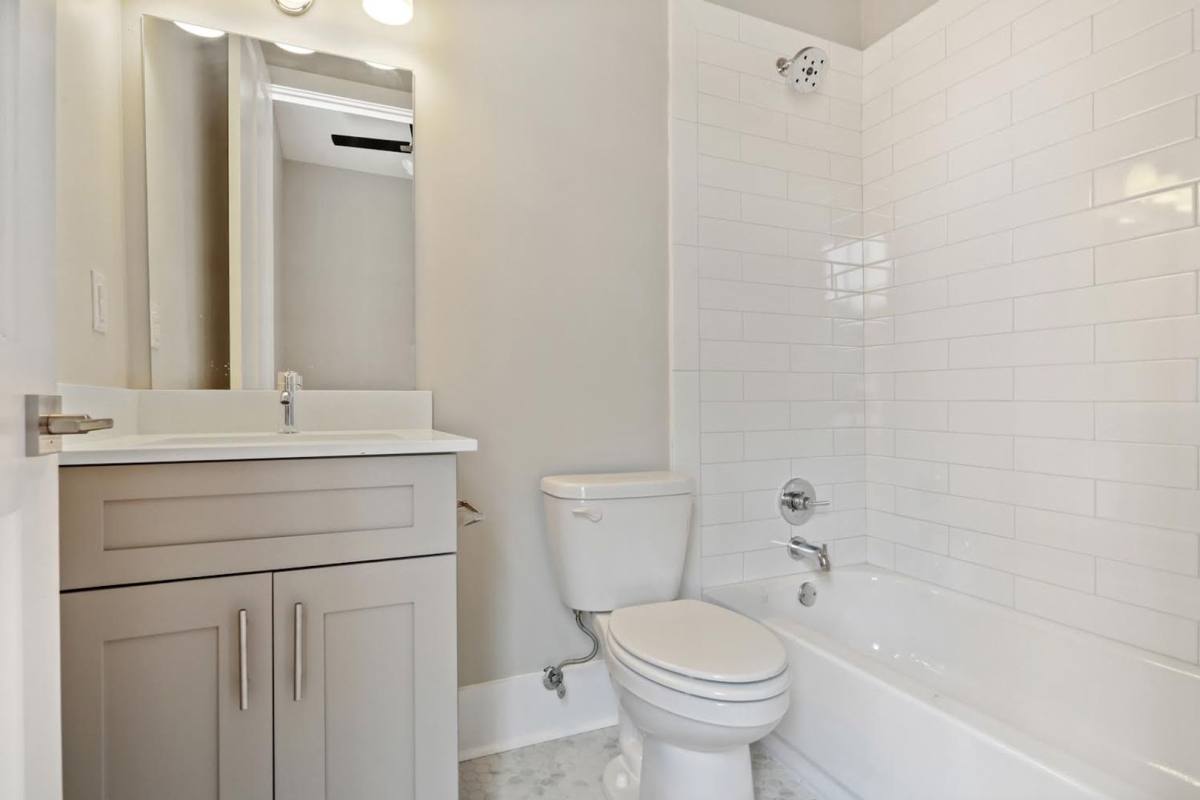 Apartment for rent at 2617-19 Carondelet St, New Orleans, LA 70130