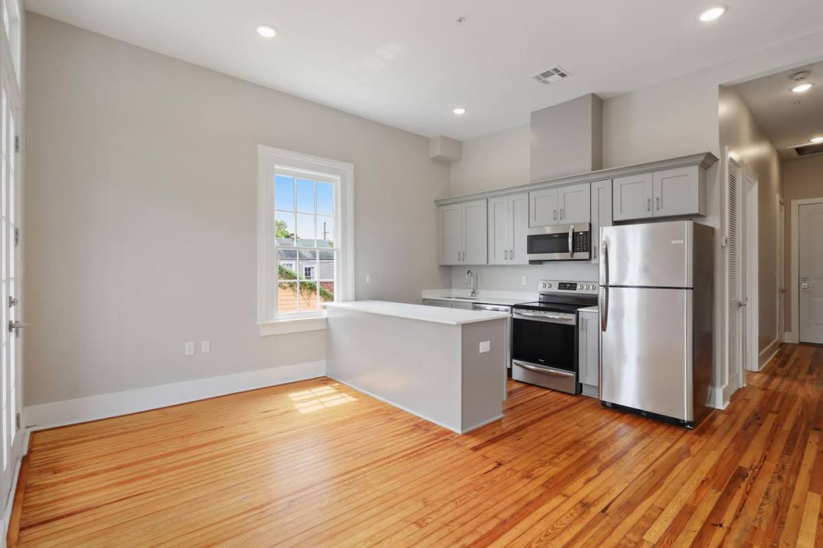 Apartment for rent at 2617-19 Carondelet St, New Orleans, LA 70130